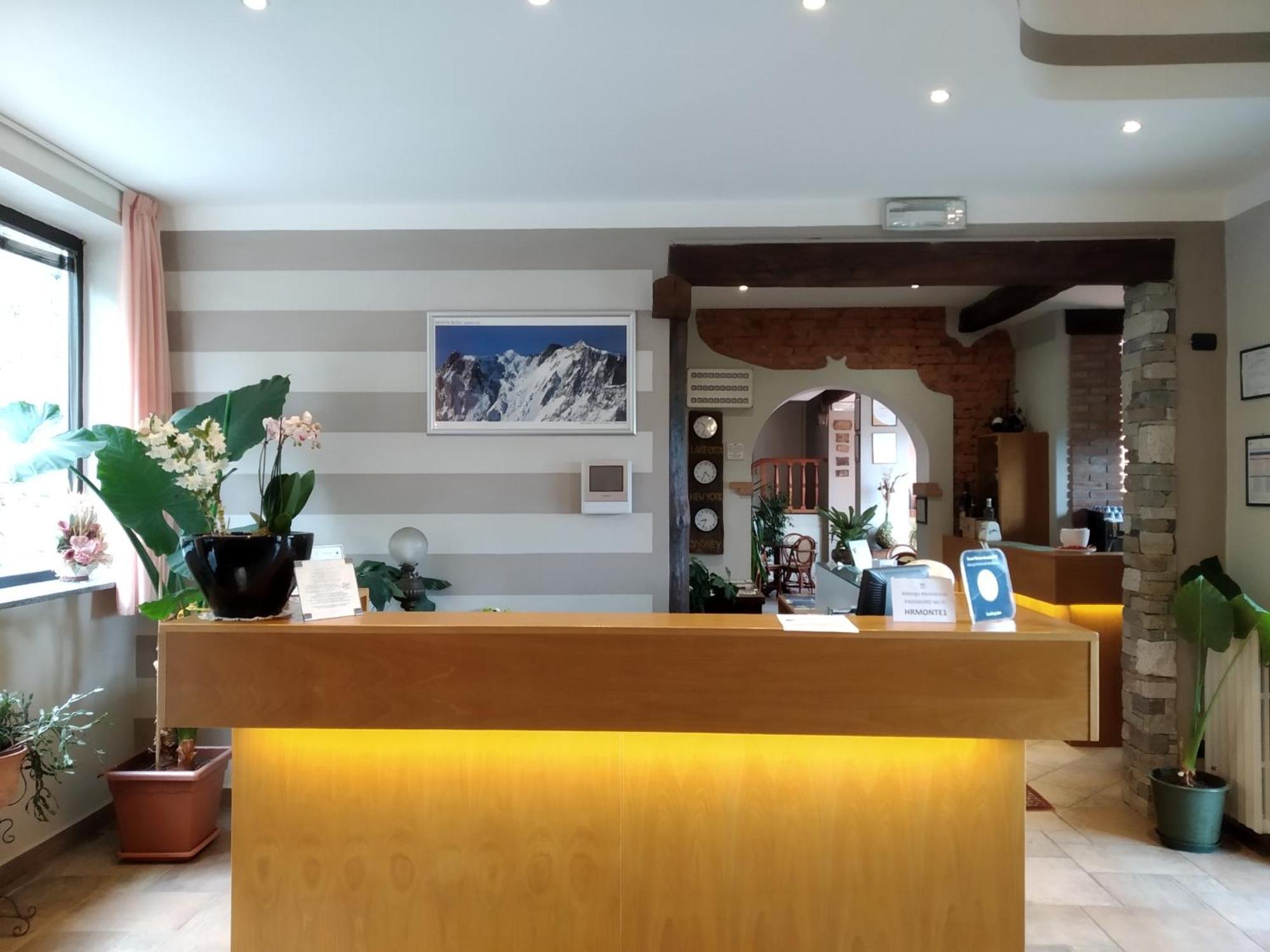 Albergo Ristorante Monterosa Ameno Exterior foto